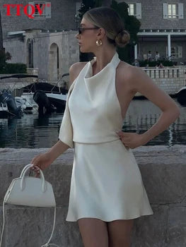 Véloria™ | Robe Féminine Beige – Édition Élégance